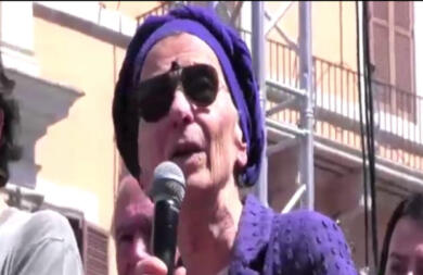 Bonino durante i funerali di Pannella dal palco di Piazza Navona: «Alcuni omaggi puzzano di ipocrisia» – VIDEO