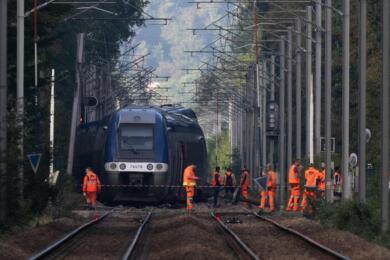 Treno deraglia in Francia, 44 feriti: «Forse è stato sabotato»