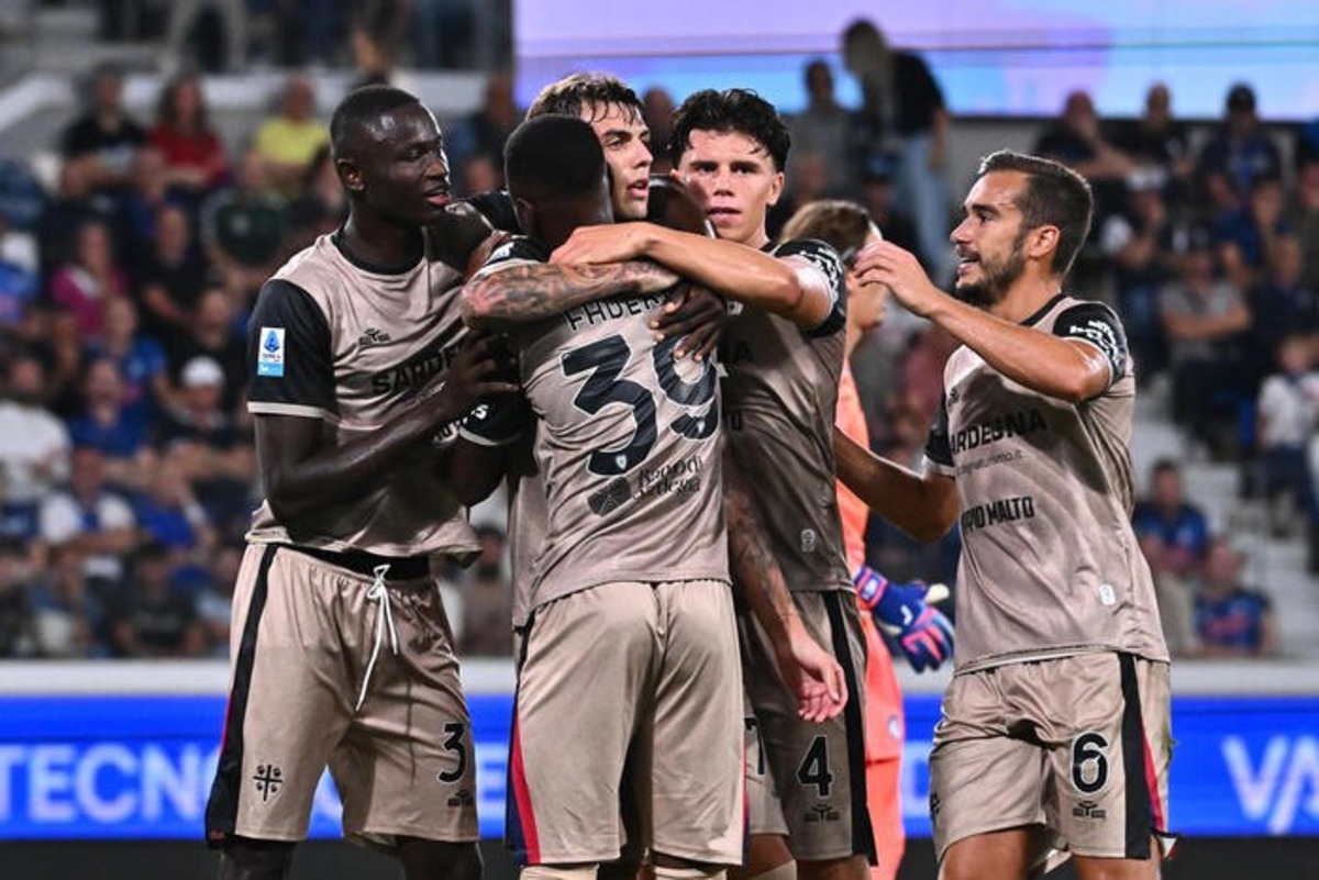 Il Cagliari spiazza l’Atalanta a Bergamo: 1-2 firmato Mendy e Maldini Il Cagliari spiazza l’Atalanta a Bergamo: 1-2 firmato Mendy e Maldini