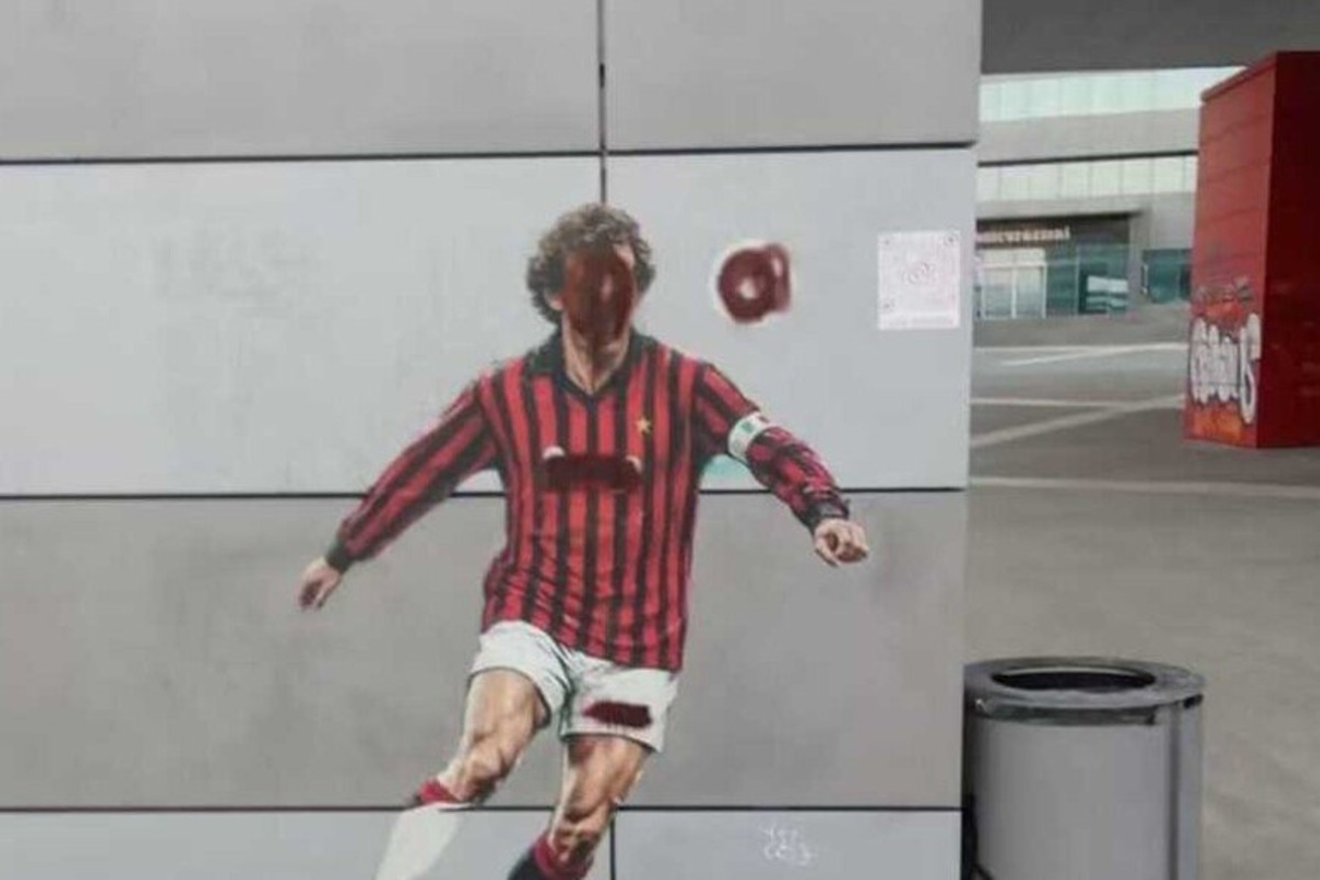 Vandalizzato sotto Casa Milan il murales dedicato a Franco Baresi Vandalizzato sotto Casa Milan il murales dedicato a Franco Baresi