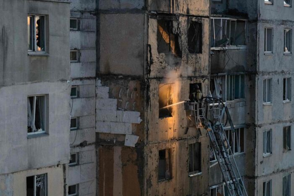 A Sochi un’ondata di raid ucraini: colpiti un deposito di petrolio e una nave. Attacchi russi a Odessa A Sochi un’ondata di raid ucraini: colpiti un deposito di petrolio e una nave. Attacchi russi a Odessa