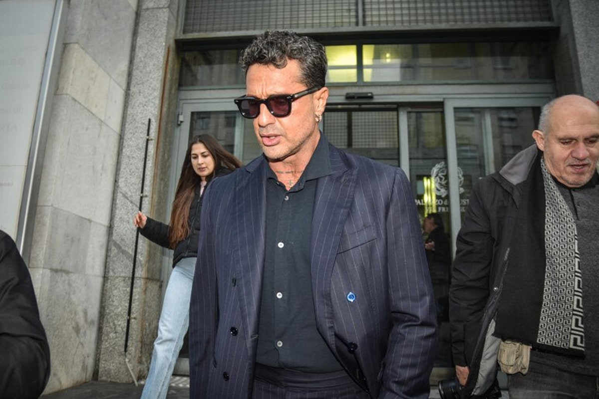 Tentato ricatto a Fabrizio Corona: denunciato a Milano un 20enne figlio di un noto giornalista Tentato ricatto a Fabrizio Corona: denunciato a Milano un 20enne figlio di un noto giornalista