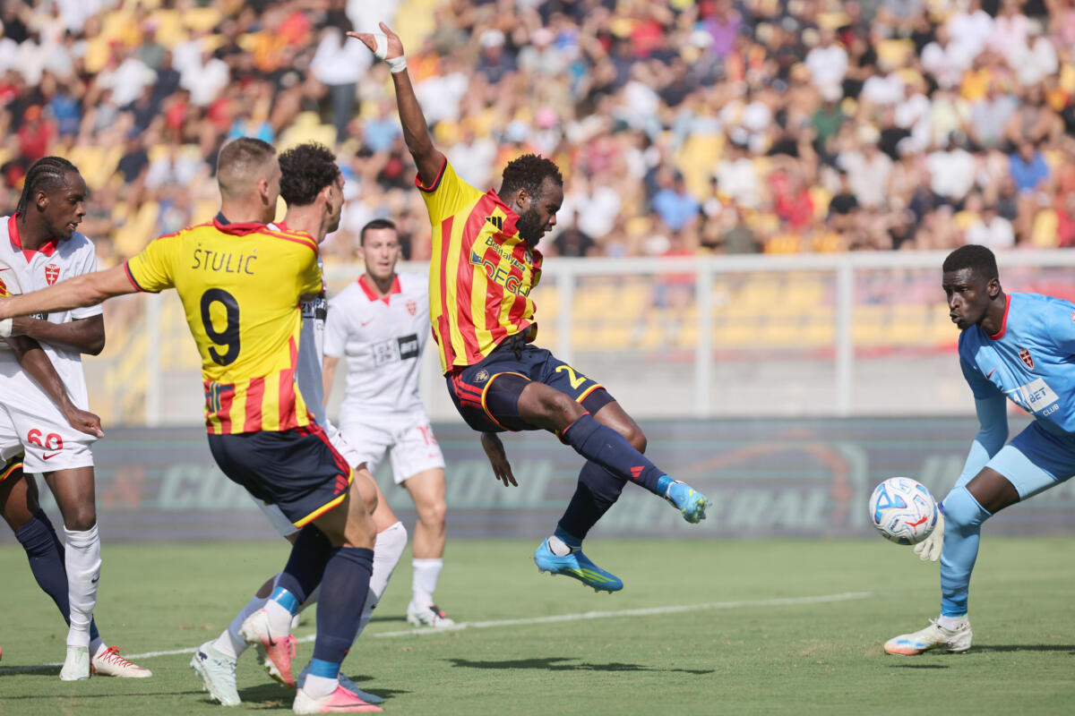 Serie A, Lecce-Monza 3-2: Coulibaly trascina i salentini, poi è finale thriller al Via del Mare Serie A, Lecce-Monza 3-2: Coulibaly trascina i salentini, poi è finale thriller al Via del Mare