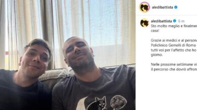Di Battista dimesso dal Gemelli: «Sto molto meglio, finalmente sono a casa»