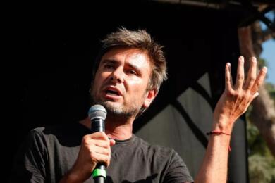 Di Battista in fase di recupero dopo l’operazione a Cuba: resta sotto osservazione