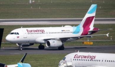 «Fumo a bordo»: paura sul volo Düsseldorf–Brindisi, l’aereo torna indietro poco dopo il decollo