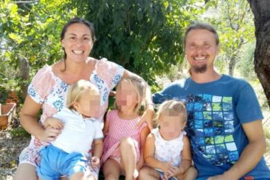 Famiglia del bosco: via libera al ricongiungimento della coppia con i tre bimbi, ma a tappe