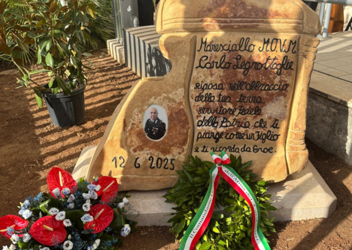 Francavilla Fontana, inaugurato il cippo commemorativo per l’eroe Carlo Legrottaglie – FOTO Francavilla Fontana, inaugurato il cippo commemorativo per l’eroe Carlo Legrottaglie – FOTO