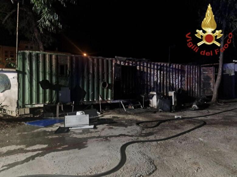 incendio container scorrano