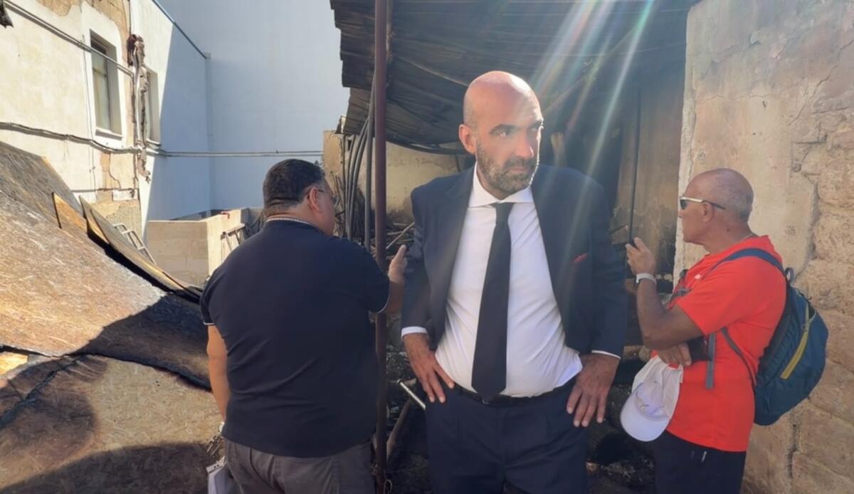 Incendio nella parrocchia di San Girolamo a Bari, Leccese: «Gesto grave e da condannare» Incendio nella parrocchia di San Girolamo a Bari, Leccese: «Gesto grave e da condannare»
