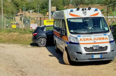 Tragedia al rally Mille Miglia a Brescia, una persona travolta e uccisa: la gara è stata sospesa