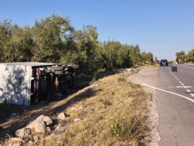 Incidente sulla Sp 2 ad Andria, coinvolti un camion e due auto: feriti un commerciante e due coniugi