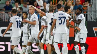 La Lazio vince 2-0 a Venezia e raggiunge a pari punti Inter e Roma