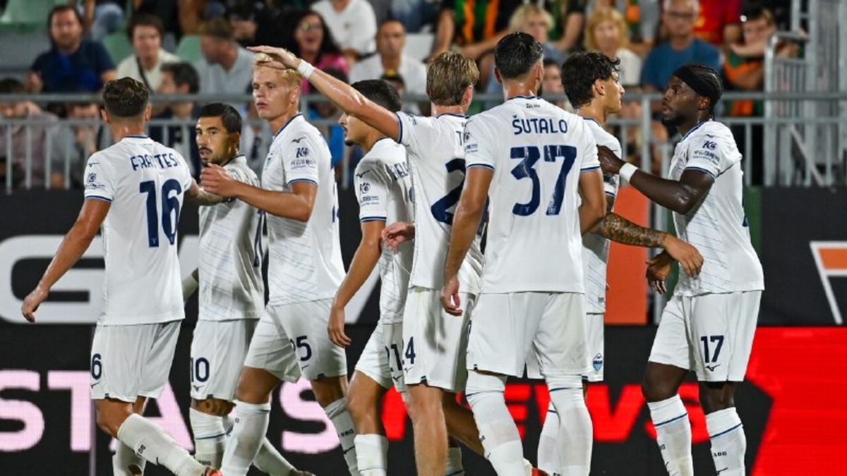 La Lazio vince 2-0 a Venezia e raggiunge a pari punti Inter e Roma La Lazio vince 2-0 a Venezia e raggiunge a pari punti Inter e Roma