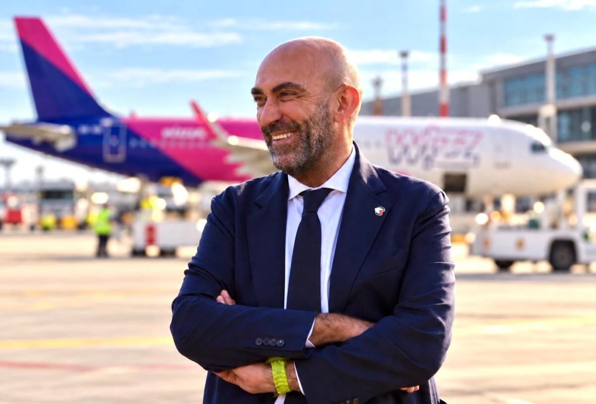 Bari, da ottobre tre navette notturne in più dall’aeroporto al centro. Leccese: «Città più accessibile» Bari, da ottobre tre navette notturne in più dall’aeroporto al centro. Leccese: «Città più accessibile»