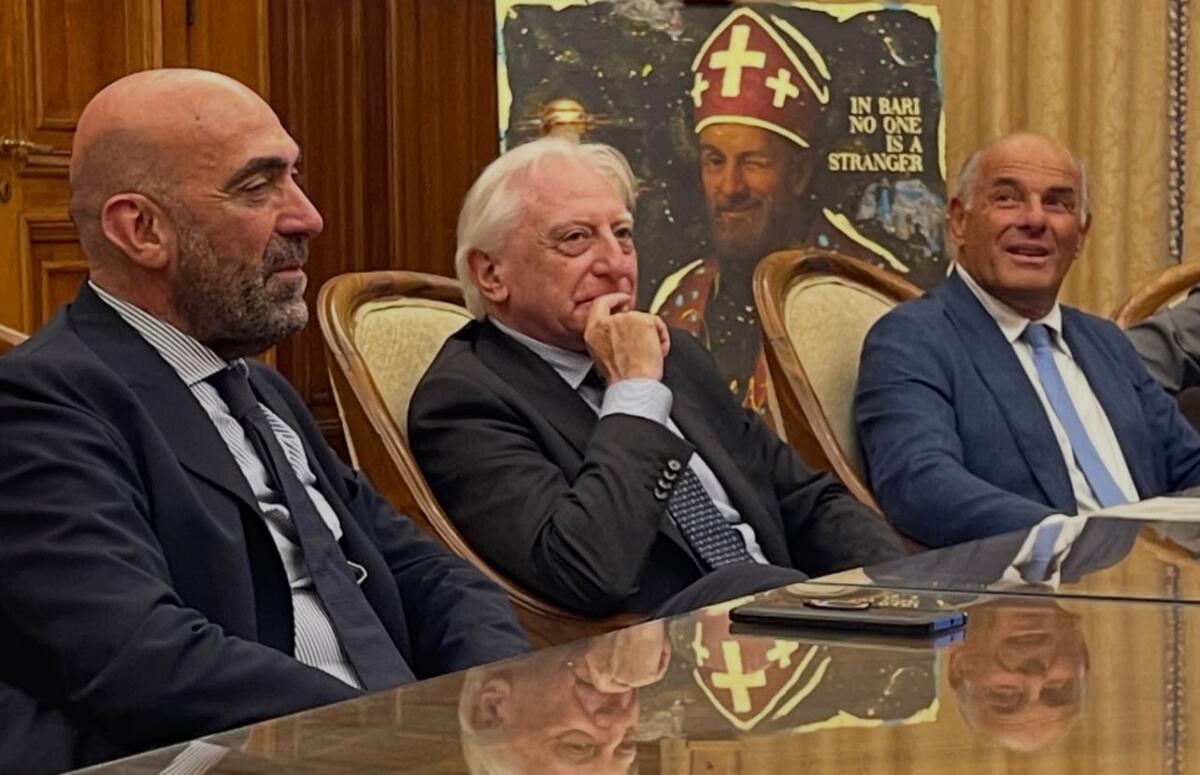 Ssc Bari, Sassanelli: «Investitori esteri molto seri interessati al club, ma non riescono a dialogare» Ssc Bari, Sassanelli: «Investitori esteri molto seri interessati al club, ma non riescono a dialogare»