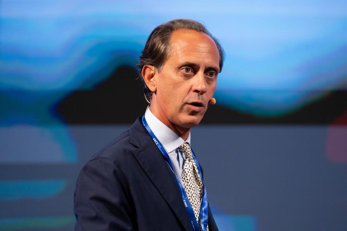 Ance Bari-Bat, Luigi De Santis nuovo presidente. Damiani: «Interpreterà al meglio le istanze del settore» Ance Bari-Bat, Luigi De Santis nuovo presidente. Damiani: «Interpreterà al meglio le istanze del settore»
