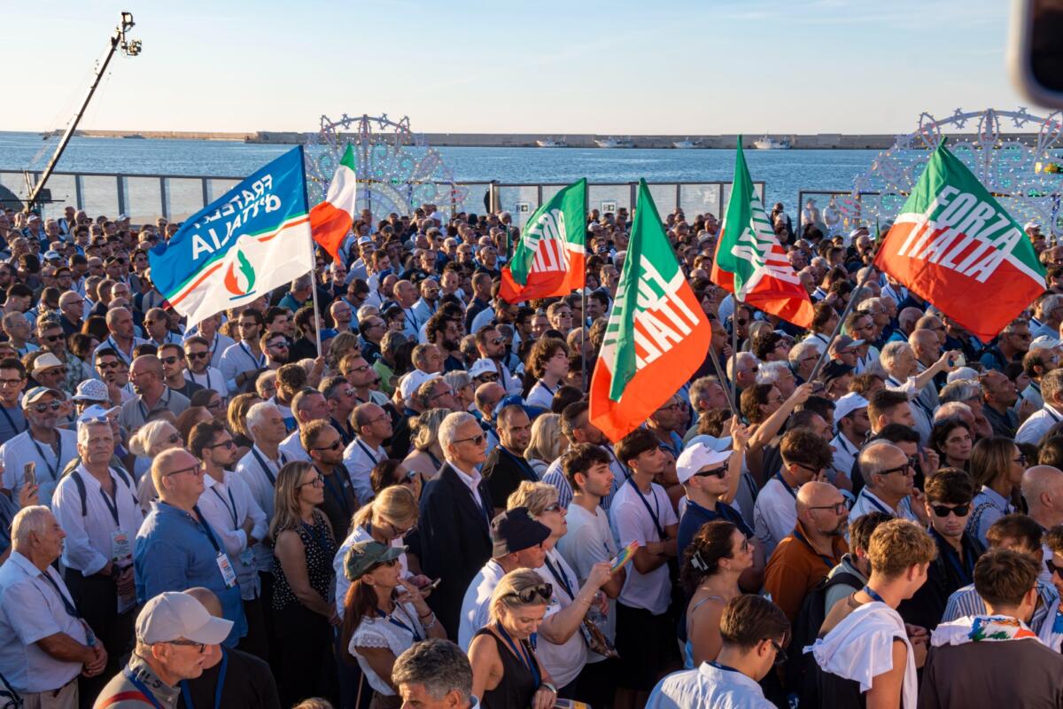 In quindicimila al porto di Bari. Anche dal Texas per festeggiare In quindicimila al porto di Bari. Anche dal Texas per festeggiare