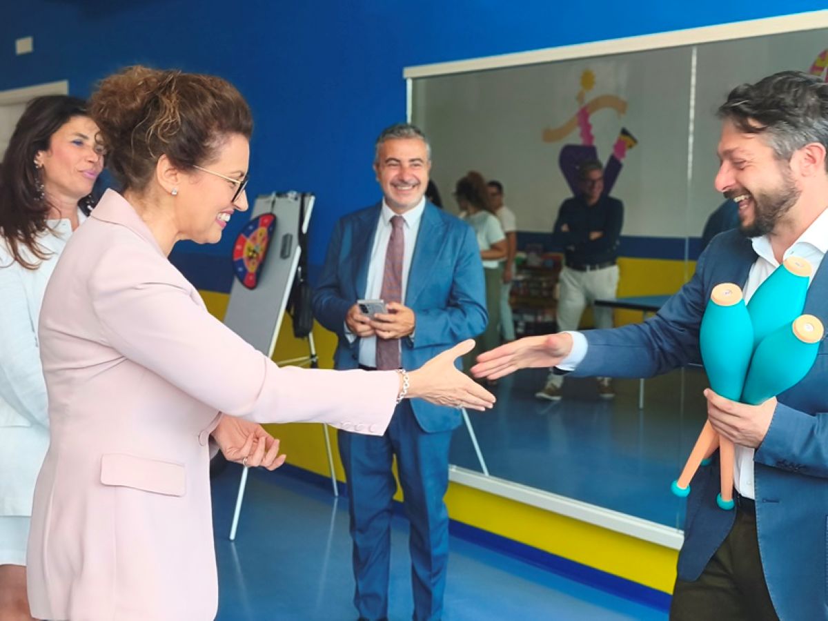 Bari, la viceministra Bellucci visita “DesTEENazione”: «Lavoriamo per dare risposte concrete ai giovani» – FOTO Bari, la viceministra Bellucci visita “DesTEENazione”: «Lavoriamo per dare risposte concrete ai giovani» – FOTO