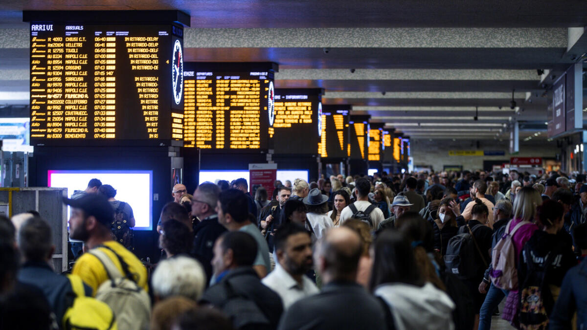 Roma, maxi multa da 1,75 milioni inflitta a Rfi per il chiodo che paralizzò la stazione Termini Roma, maxi multa da 1,75 milioni inflitta a Rfi per il chiodo che paralizzò la stazione Termini