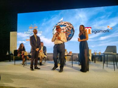 Gianni Denaro conquista il premio della Fondazione Megamark e apre i Dialoghi di Trani