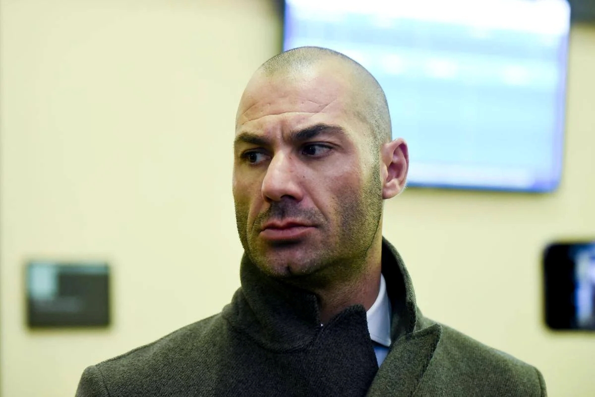 Varese, arrestato il primogenito di Umberto Bossi per truffa e appropriazione indebita Varese, arrestato il primogenito di Umberto Bossi per truffa e appropriazione indebita