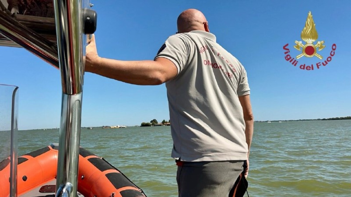 Incidente a Venezia, riprese le ricerche della 26enne dispersa in laguna dopo lo scontro tra barche Incidente a Venezia, riprese le ricerche della 26enne dispersa in laguna dopo lo scontro tra barche