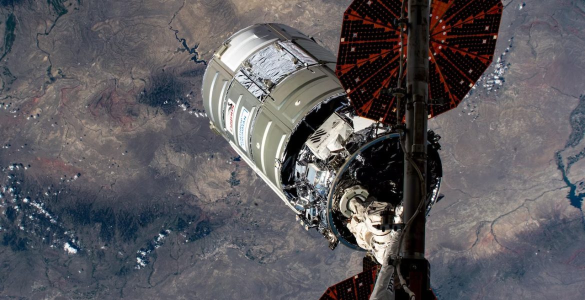 Militarizzazione dell’orbita terrestre: gli Usa confermano la presenza di armi nello spazio Militarizzazione dell’orbita terrestre: gli Usa confermano la presenza di armi nello spazio
