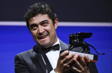 Mostra di Venezia, Riccardo Scamarcio è il miglior attore di Orizzonti con “I figli della scimmia”