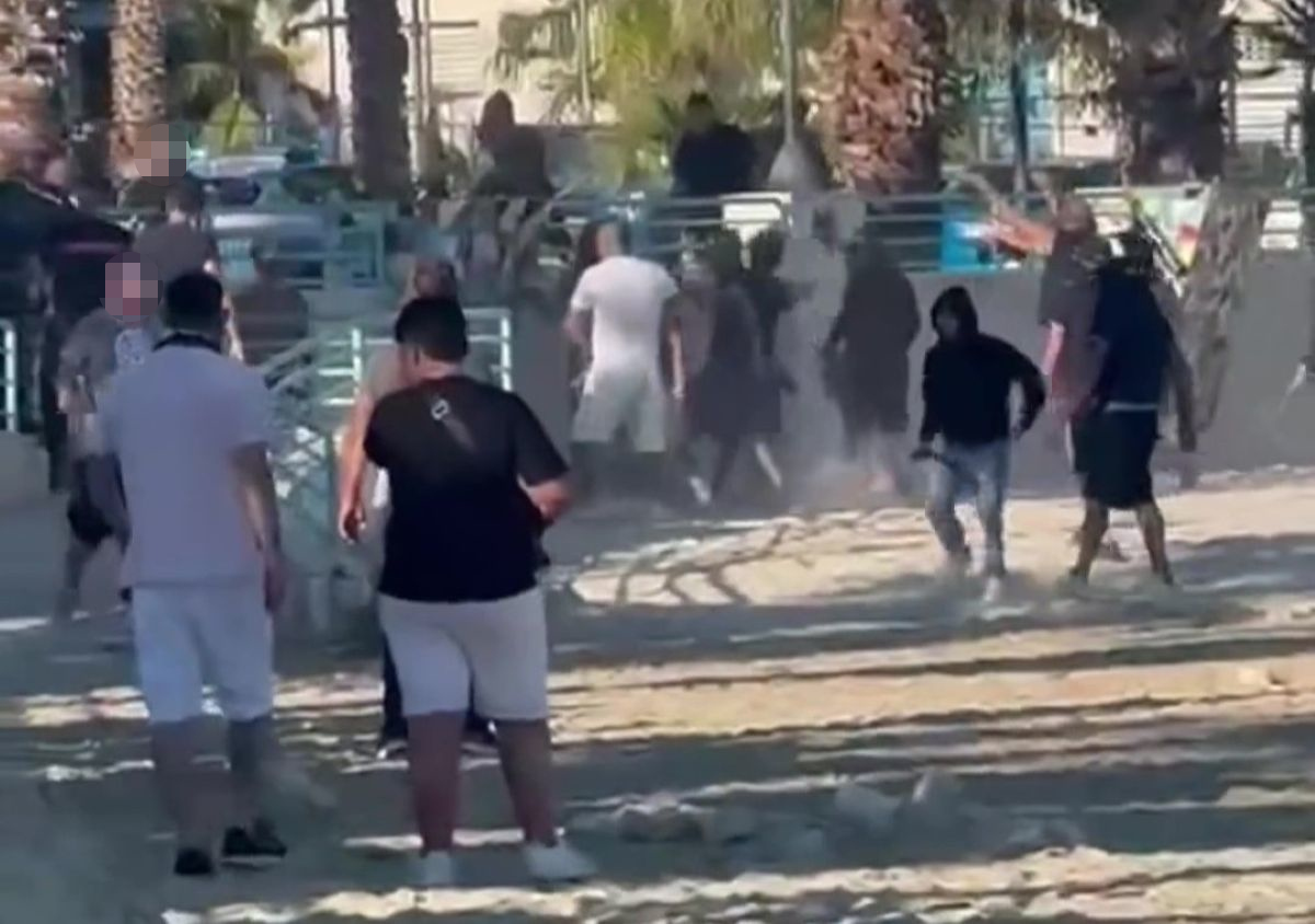 Serie D, scontri tra tifosi e sassaiola al termine di Manfredonia-Ebolitana: «Danno alla città» – VIDEO