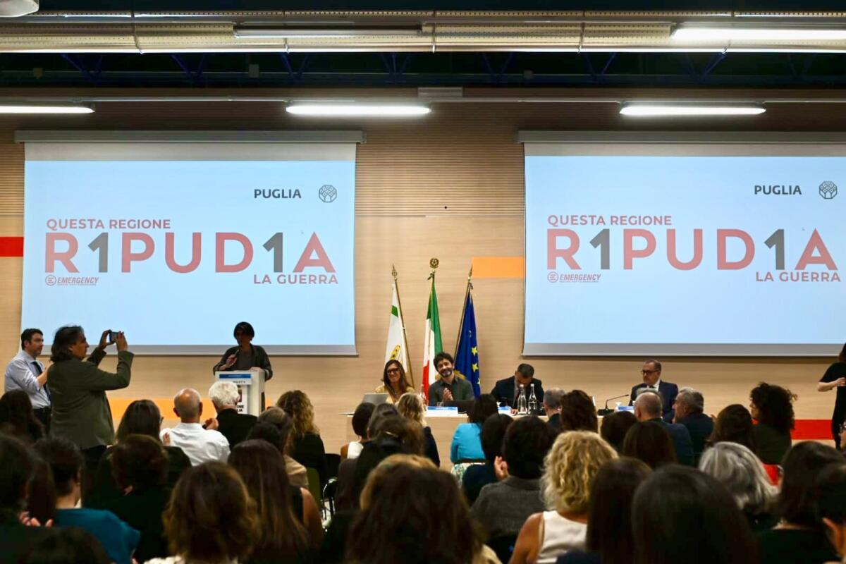 “Scuole di Comunità”, la Puglia lancia in Fiera il patto educativo: aule aperte al territorio oltre la didattica “Scuole di Comunità”, la Puglia lancia in Fiera il patto educativo: aule aperte al territorio oltre la didattica