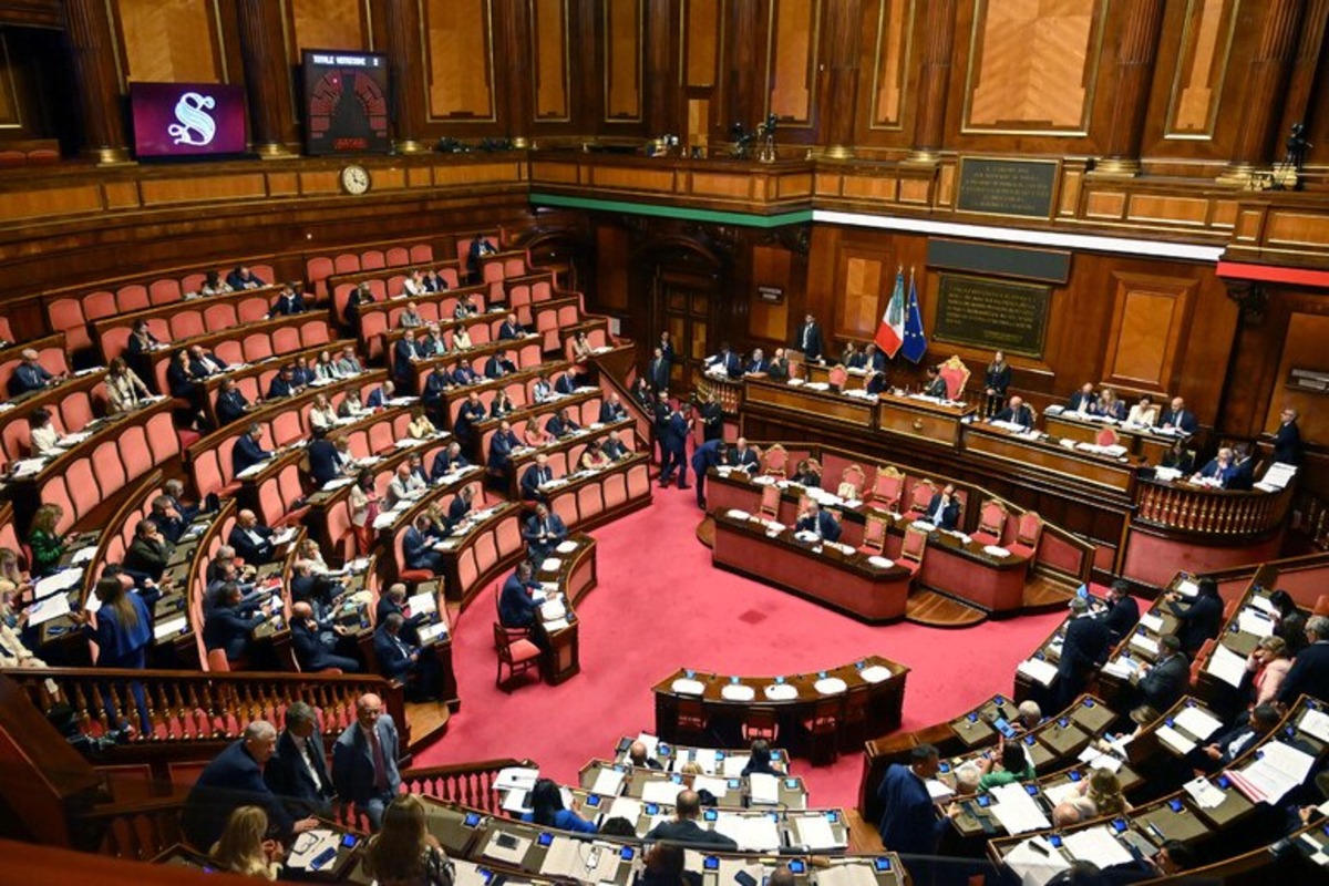 Legge elettorale, Senato approva l’articolo 1 e l’esonero firme: scontro aperto con le opposizioni Legge elettorale, Senato approva l’articolo 1 e l’esonero firme: scontro aperto con le opposizioni