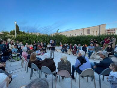 Lecce, in centinaia alla “OgniBene”: «Si tuteli l’indipendenza della biblioteca, no a ingerenze politiche»