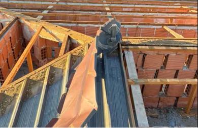 Arcene, ladri smontano e rubano il tetto della scuola dell’infanzia in costruzione