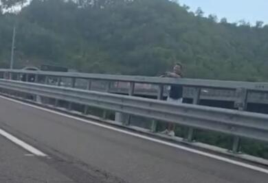 Lorenza Isceri uccisa in A1, in un video la trattativa con il killer prima del suicidio dal viadotto