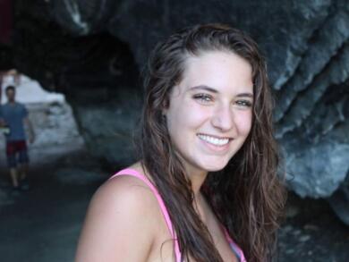 Tragedia durante le vacanze in Sri Lanka, 27enne italiana muore scivolando da una cascata
