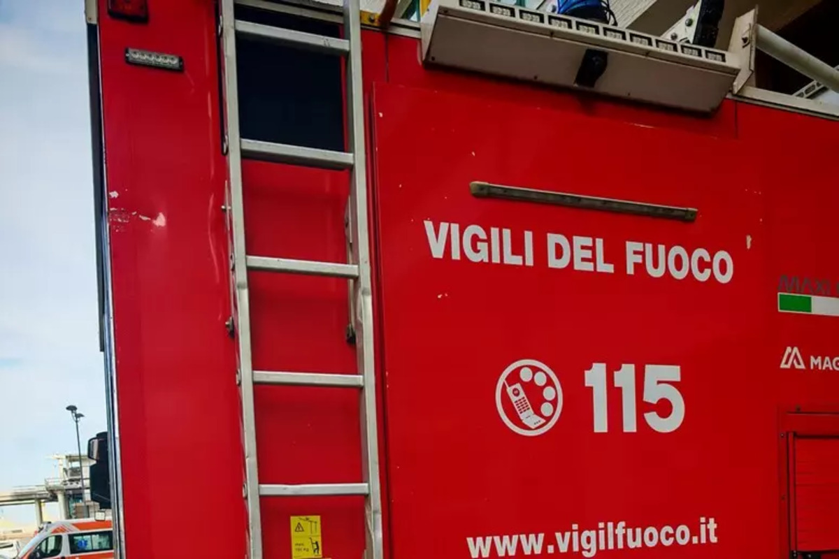 Milano, tragedia nel cuore della movida: 21enne precipita per 15 metri e muore vicino a corso Como Milano, tragedia nel cuore della movida: 21enne precipita per 15 metri e muore vicino a corso Como