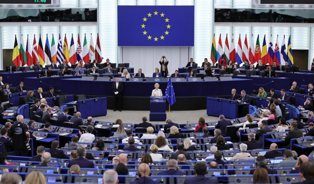 Il discorso sullo stato dell’Unione, Von der Leyen lancia l’allarme: «Vogliono l’Europa a pezzi» Il discorso sullo stato dell’Unione, Von der Leyen lancia l’allarme: «Vogliono l’Europa a pezzi»