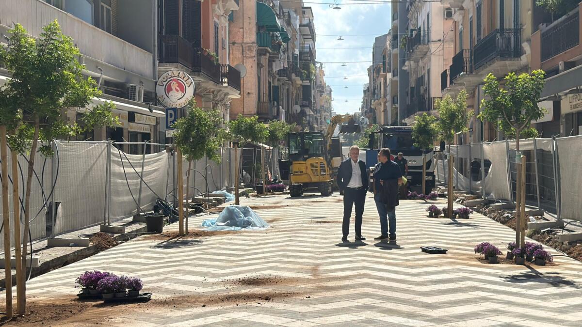Bari, via Manzoni più verde: nel weekend apre l’isolato Nicolai-Dante