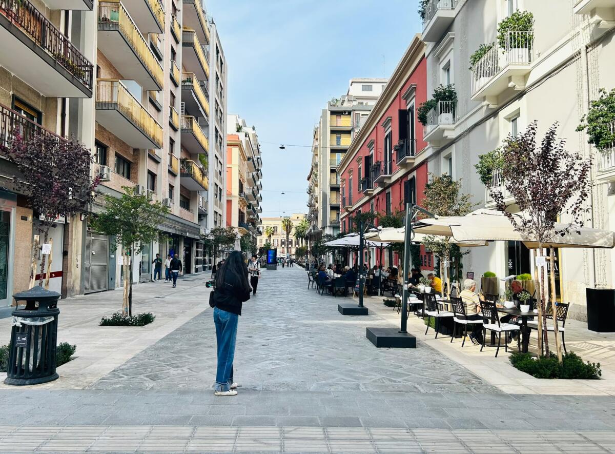 Bari, completati i lavori in via Argiro. Leccese: «I disagi passano, le trasformazioni restano» – FOTO Bari, completati i lavori in via Argiro. Leccese: «I disagi passano, le trasformazioni restano» – FOTO