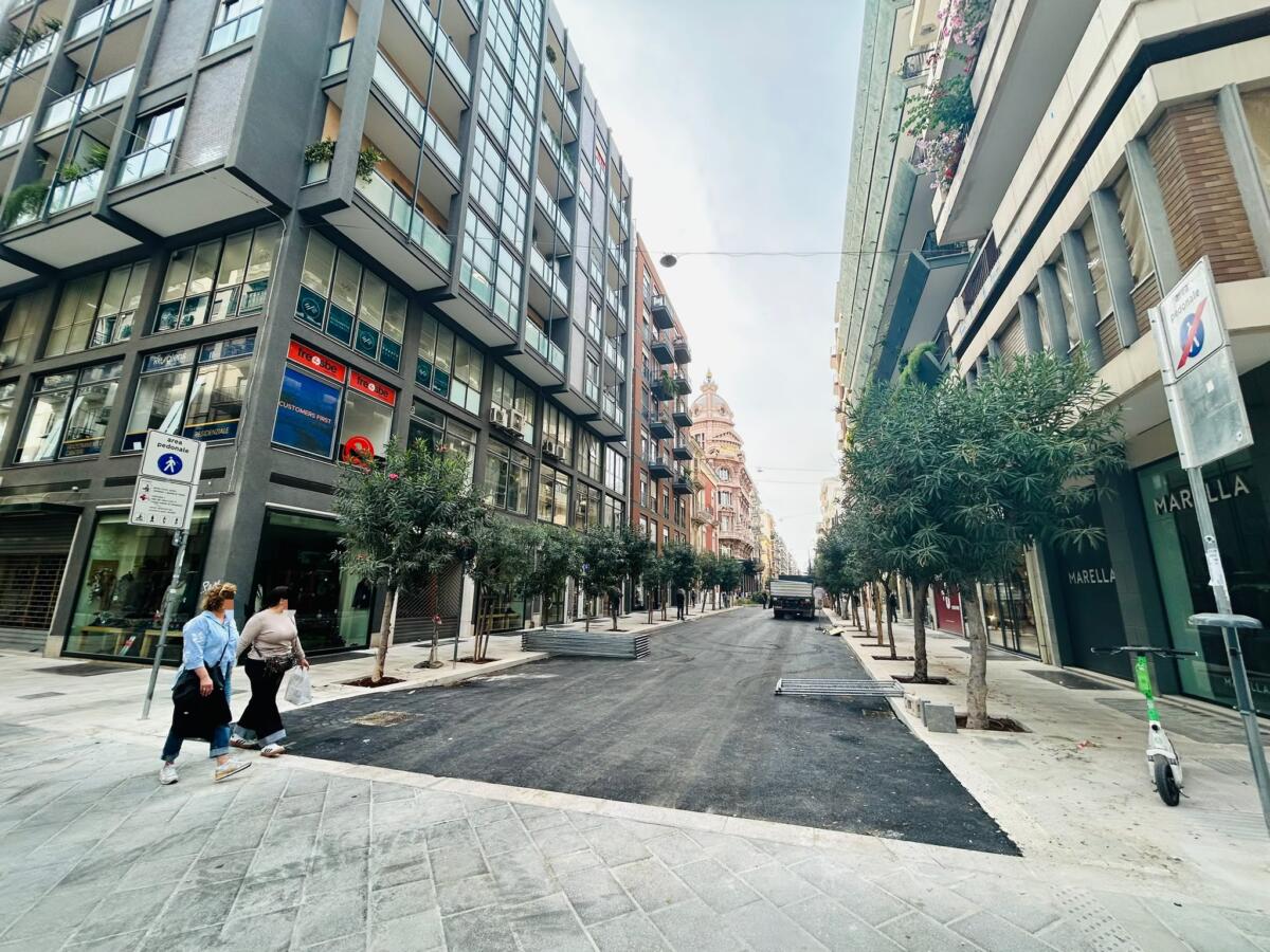 Bari, completati i lavori in via Argiro. Leccese: «I disagi passano, le trasformazioni restano» – FOTO Bari, completati i lavori in via Argiro. Leccese: «I disagi passano, le trasformazioni restano» – FOTO