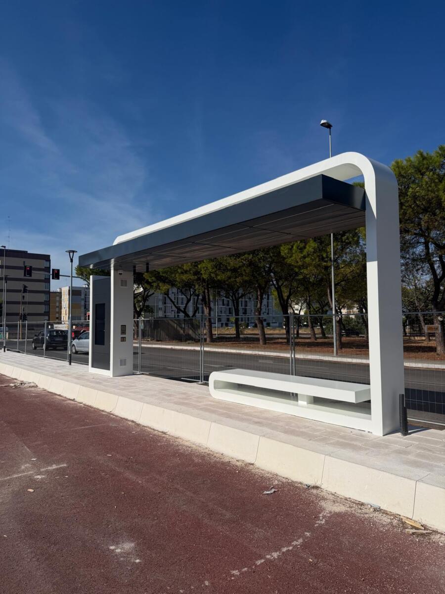 Brt a Bari, spuntano le pensiline hi-tech: display, videosorveglianza e inclusione – FOTO Brt a Bari, spuntano le pensiline hi-tech: display, videosorveglianza e inclusione – FOTO