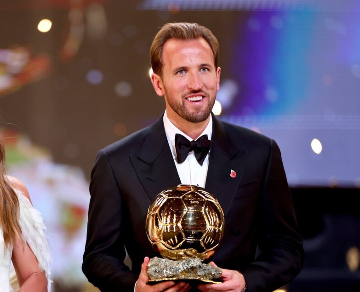 Il pallone d’oro va ad Harry Kane: il discorso emozionante del bomber del Bayern Monaco Il pallone d’oro va ad Harry Kane: il discorso emozionante del bomber del Bayern Monaco