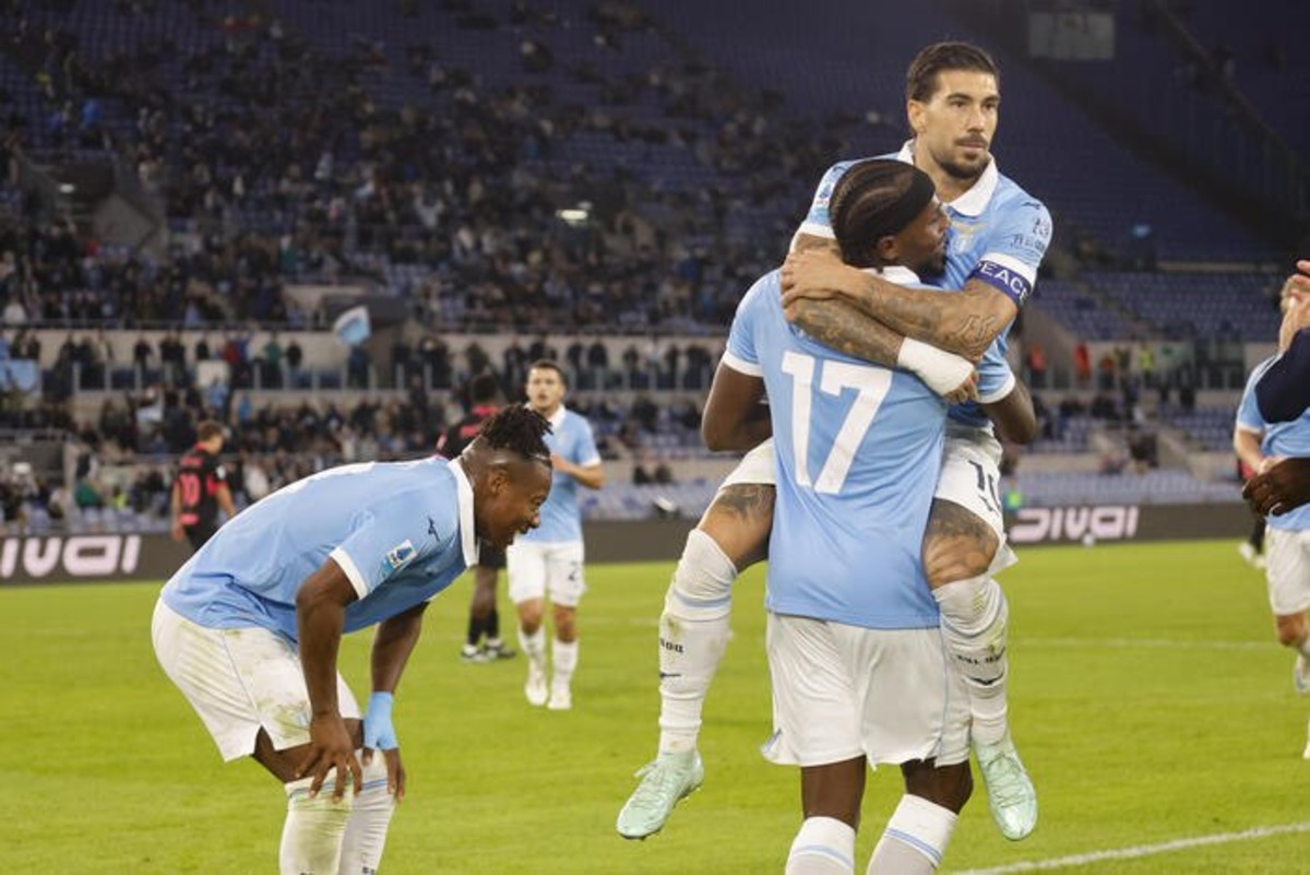 Serie A, la Lazio non si ferma: batte anche il Parma e rimane momentaneamente in testa Serie A, la Lazio non si ferma: batte anche il Parma e rimane momentaneamente in testa