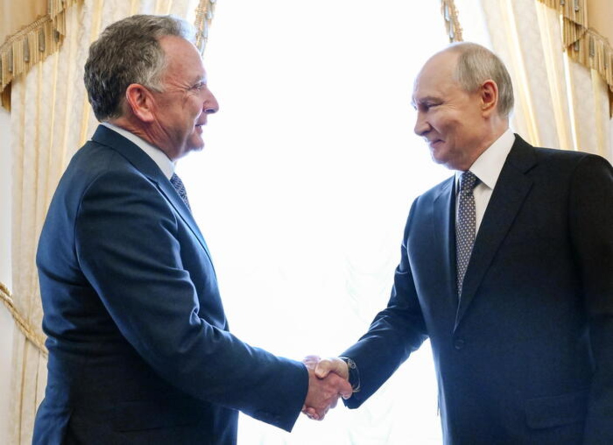 Putin incontra Witkoff a San Pietroburgo tra documenti di pace, rilascio di detenuti e raid Putin incontra Witkoff a San Pietroburgo tra documenti di pace, rilascio di detenuti e raid