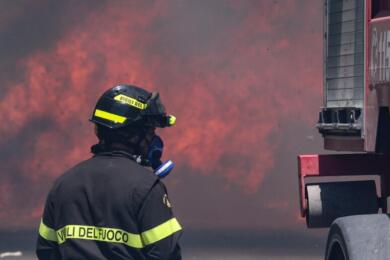 Anziana muore tra le fiamme della propria casa per tentare di salvare i gatti