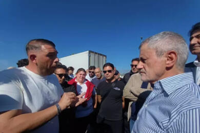 Cerignola, Alemanno al presidio degli autotrasportatori: contestato e invitato ad andare via