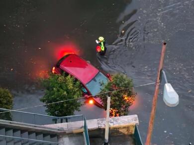 Maltempo in Puglia: allagamenti a Bari, salvataggi e scuole chiuse in Salento