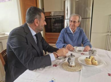 Puglia, lutto per il presidente Decaro: è morto a 83 anni il papà Giovanni, fu assessore a Bari