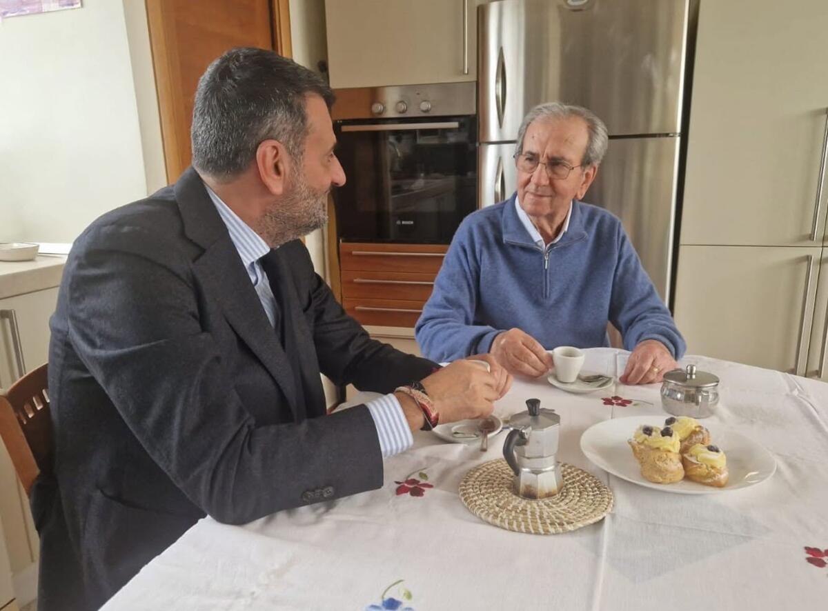 Puglia, lutto per il presidente Decaro: è morto a 83 anni il papà Giovanni, fu assessore a Bari Puglia, lutto per il presidente Decaro: è morto a 83 anni il papà Giovanni, fu assessore a Bari